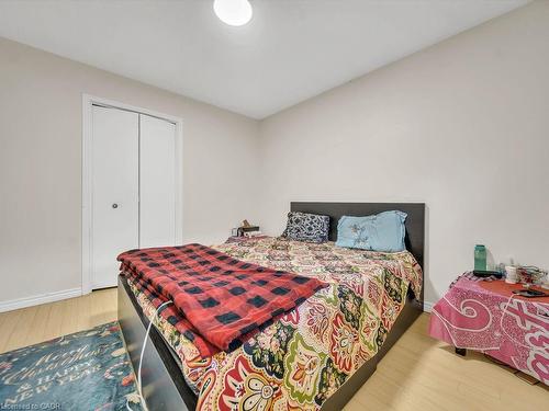 125 Stonyburn Crescent, Cambridge, ON - Indoor Photo Showing Bedroom