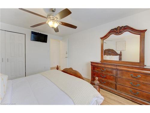 430 Bankside Crescent, Kitchener, ON - Indoor Photo Showing Bedroom