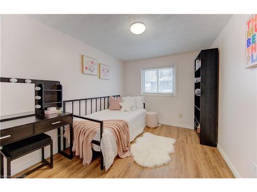 430 Bankside Crescent, Kitchener, ON - Indoor Photo Showing Bedroom