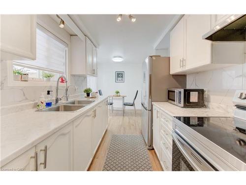 430 Bankside Crescent, Kitchener, ON - Indoor Photo Showing Kitchen With Double Sink