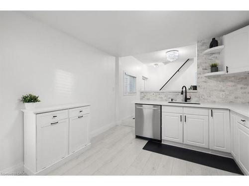 39 Division Street, Hamilton, ON - Indoor Photo Showing Kitchen