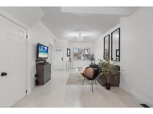 39 Division Street, Hamilton, ON - Indoor Photo Showing Other Room