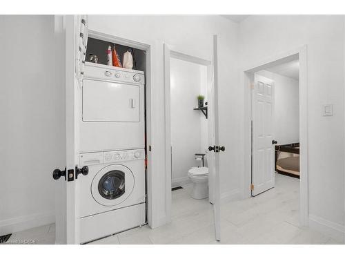 39 Division Street, Hamilton, ON - Indoor Photo Showing Laundry Room