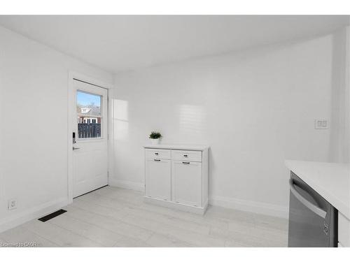 39 Division Street, Hamilton, ON - Indoor Photo Showing Other Room