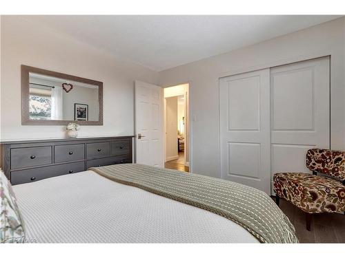 43 Summerhill Crescent, Kitchener, ON - Indoor Photo Showing Bedroom