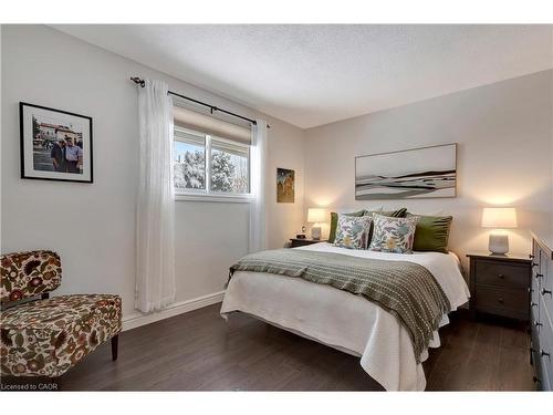 43 Summerhill Crescent, Kitchener, ON - Indoor Photo Showing Bedroom