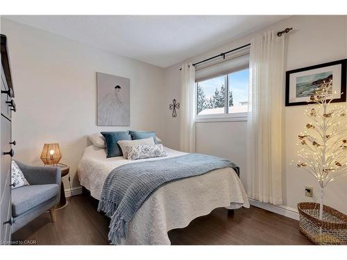 43 Summerhill Crescent, Kitchener, ON - Indoor Photo Showing Bedroom