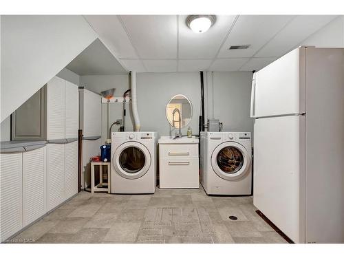 43 Summerhill Crescent, Kitchener, ON - Indoor Photo Showing Laundry Room