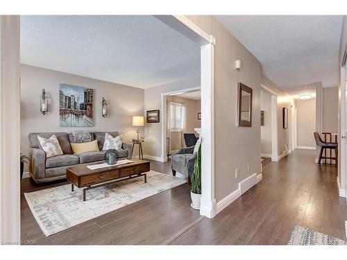 43 Summerhill Crescent, Kitchener, ON - Indoor Photo Showing Living Room