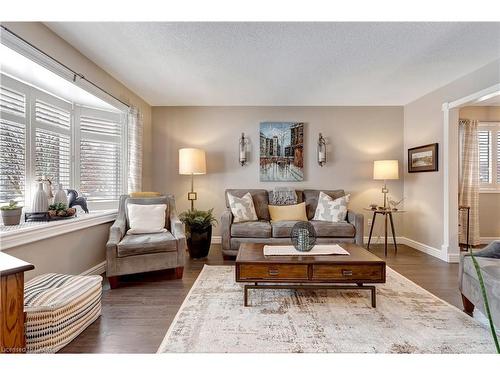 43 Summerhill Crescent, Kitchener, ON - Indoor Photo Showing Living Room