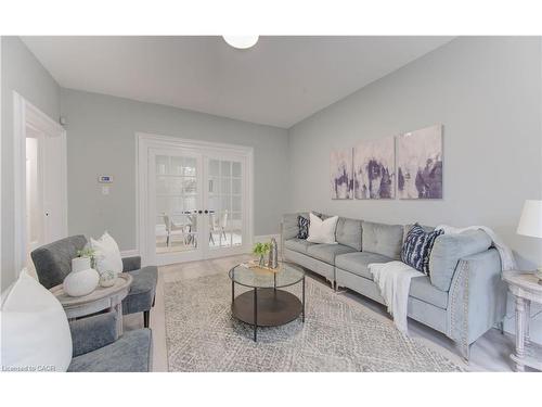 22 Cathay Street, Cambridge, ON - Indoor Photo Showing Living Room