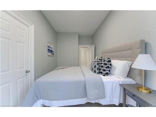 22 Cathay Street, Cambridge, ON - Indoor Photo Showing Bedroom