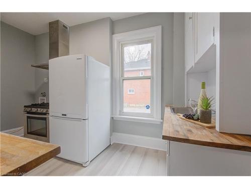 22 Cathay Street, Cambridge, ON - Indoor Photo Showing Other Room