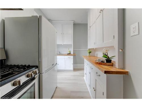 22 Cathay Street, Cambridge, ON - Indoor Photo Showing Kitchen