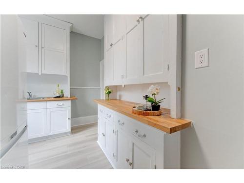 22 Cathay Street, Cambridge, ON - Indoor Photo Showing Kitchen