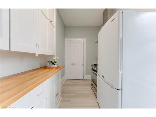 22 Cathay Street, Cambridge, ON - Indoor