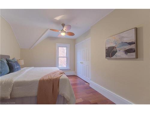 22 Cathay Street, Cambridge, ON - Indoor Photo Showing Bedroom