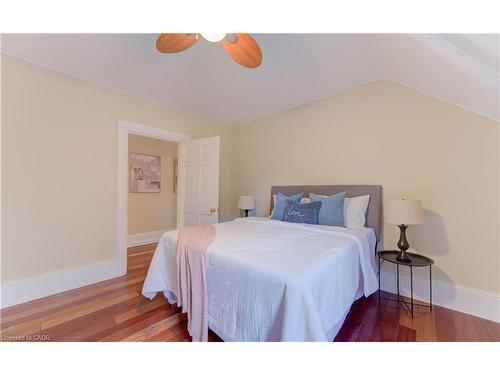 22 Cathay Street, Cambridge, ON - Indoor Photo Showing Bedroom