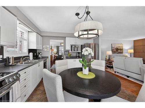 8316 Twenty Road E, Hamilton, ON - Indoor Photo Showing Dining Room