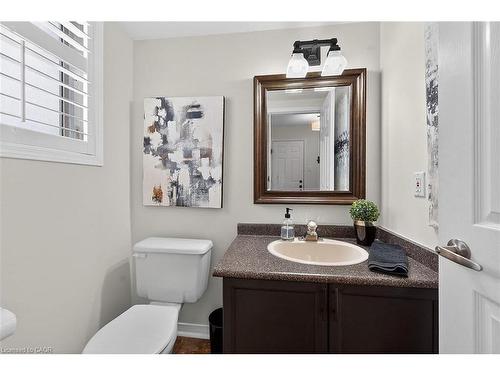 8316 Twenty Road E, Hamilton, ON - Indoor Photo Showing Bathroom