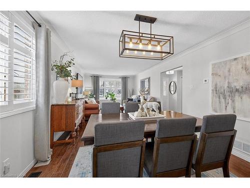 8316 Twenty Road E, Hamilton, ON - Indoor Photo Showing Dining Room