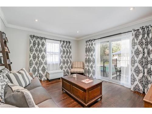 1153 Bellview Street, Burlington, ON - Indoor Photo Showing Living Room