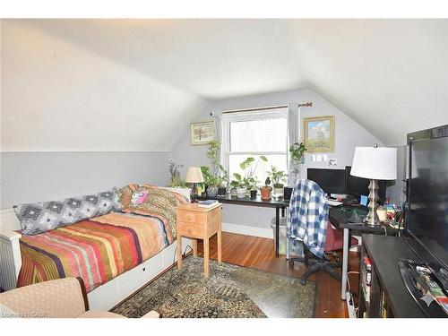 36 Kipling Road, Hamilton, ON - Indoor Photo Showing Bedroom