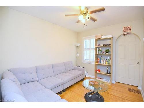 36 Kipling Road, Hamilton, ON - Indoor Photo Showing Living Room