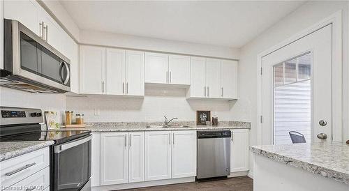 D9-24 Morrison Road, Kitchener, ON - Indoor Photo Showing Kitchen With Upgraded Kitchen