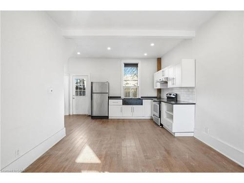 26 Murray Street W, Hamilton, ON - Indoor Photo Showing Kitchen