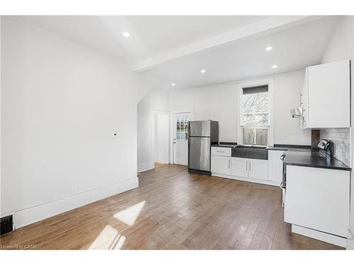 26 Murray Street W, Hamilton, ON - Indoor Photo Showing Kitchen
