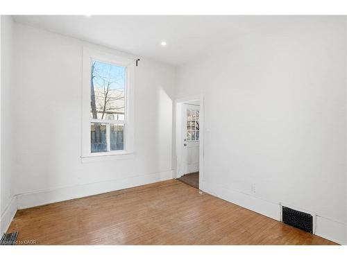 26 Murray Street W, Hamilton, ON - Indoor Photo Showing Other Room