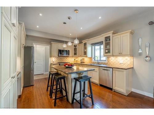 2338 Norland Drive, Burlington, ON - Indoor Photo Showing Kitchen With Upgraded Kitchen