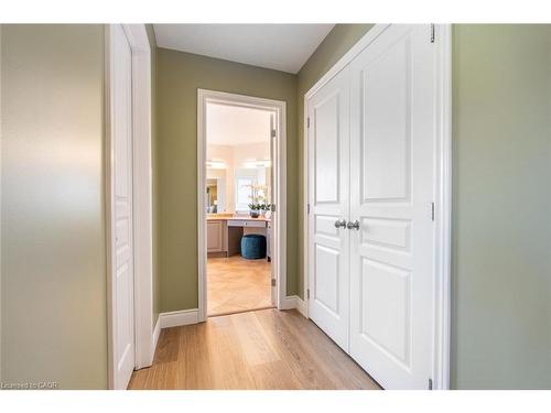 2338 Norland Drive, Burlington, ON - Indoor Photo Showing Other Room