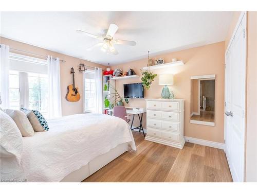 2338 Norland Drive, Burlington, ON - Indoor Photo Showing Bedroom