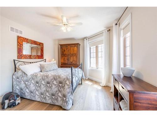 2338 Norland Drive, Burlington, ON - Indoor Photo Showing Bedroom