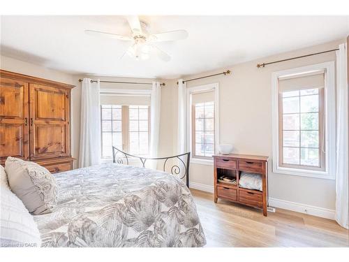2338 Norland Drive, Burlington, ON - Indoor Photo Showing Bedroom