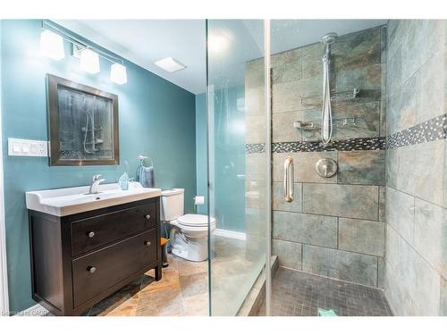 2338 Norland Drive, Burlington, ON - Indoor Photo Showing Bathroom