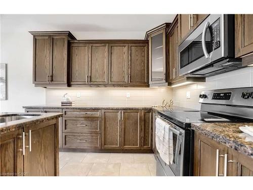 238 Nashville Circle, Hamilton, ON - Indoor Photo Showing Kitchen
