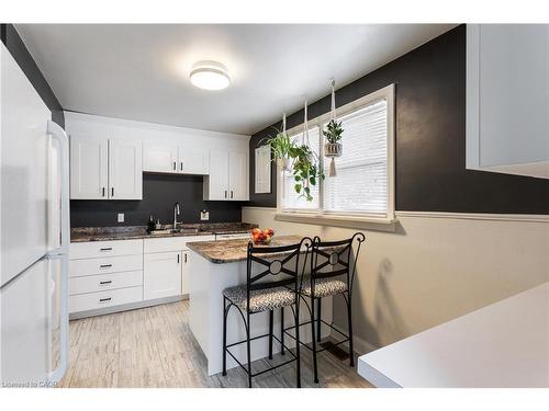 50 Columbia Street W, Waterloo, ON - Indoor Photo Showing Kitchen