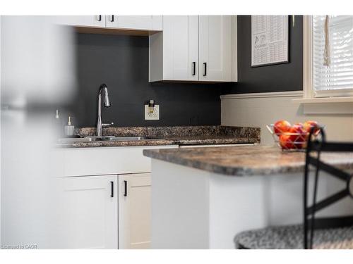 50 Columbia Street W, Waterloo, ON - Indoor Photo Showing Kitchen