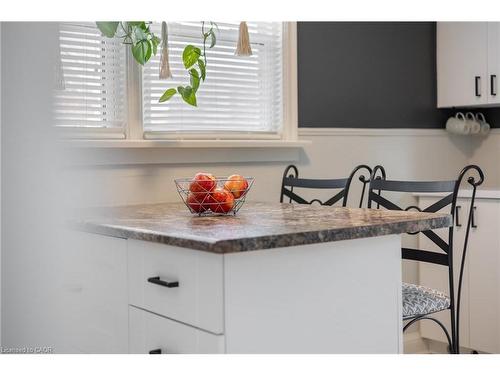 50 Columbia Street W, Waterloo, ON - Indoor Photo Showing Kitchen