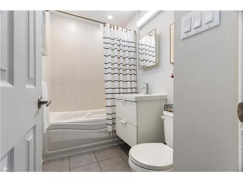 50 Columbia Street W, Waterloo, ON - Indoor Photo Showing Bathroom
