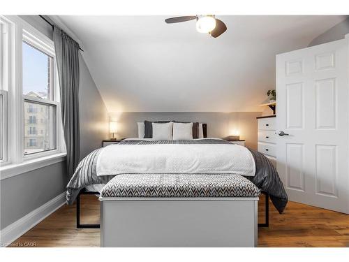 50 Columbia Street W, Waterloo, ON - Indoor Photo Showing Bedroom