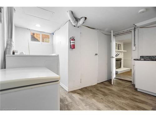 50 Columbia Street W, Waterloo, ON - Indoor Photo Showing Laundry Room