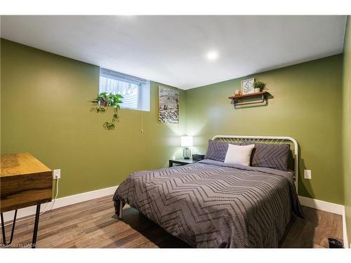 50 Columbia Street W, Waterloo, ON - Indoor Photo Showing Bedroom