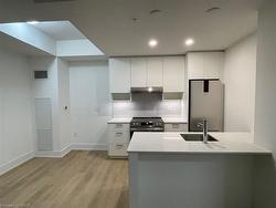 711-206 King Street W Hamilton, ON L8P 1A5