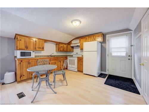 151 Courtland Avenue E, Kitchener, ON - Indoor Photo Showing Kitchen