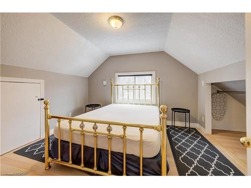 151 Courtland Avenue E, Kitchener, ON - Indoor Photo Showing Bedroom