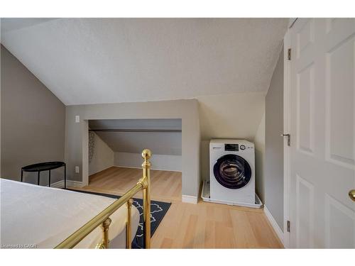 151 Courtland Avenue E, Kitchener, ON - Indoor Photo Showing Laundry Room